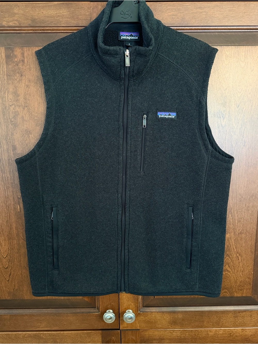 Patagonia Men’s Dark Gray Full-Zip Fleece Vest